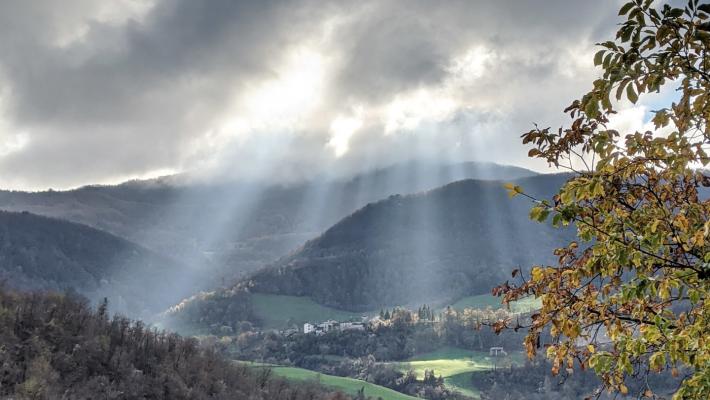 "Raggi d'autunno" in Val Baganza: la foto di Enrica Allodi