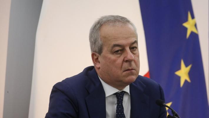 Variante Omicron, Locatelli: "Più contagiosa ma a ora non più pericolosa". L'Oms: "Rischio di diffusione elevata"