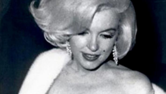 Il Comune di Los Angeles ferma le ruspe: la casa dove visse e morì (a 36 anni) Marilyn Monroe è salva