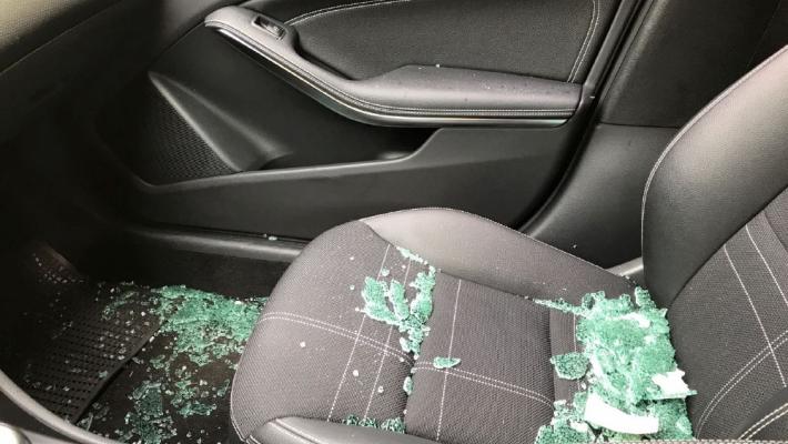 Ladro 'seriale' danneggia 30 auto per rubare, arrestato