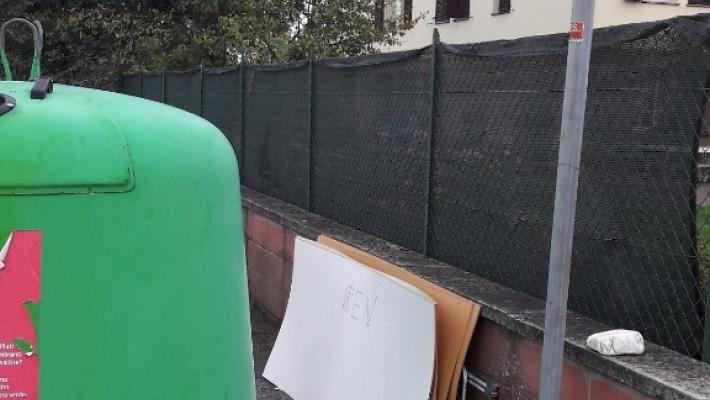 "Discarica" in largo Pietro Nenni
