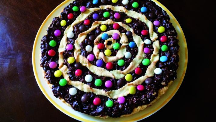 Torta arlecchino: allegria da fare a fette