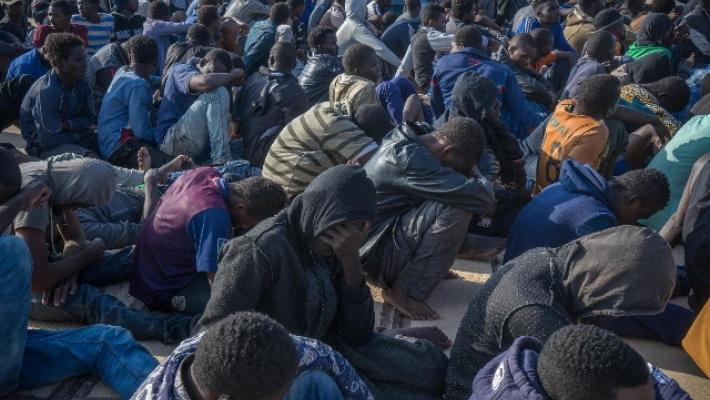 Immigrazione, arresto pubblici ufficiali