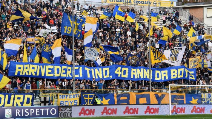 La curva ricorda Tino Violi prima di Parma-Avellino 