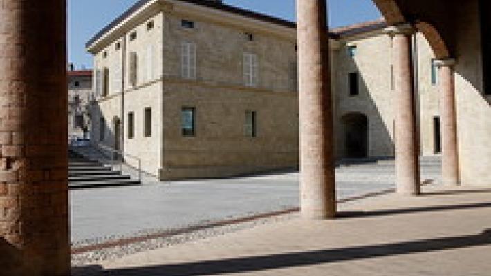 Primo Maggio, arriva il maltempo: il concertone "ininerante" di  Traversetolo si sposta alla Corte Agresti 