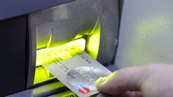 Quei 1.100 euro spariti dal conto. I prelievi? Fatti dalla compagna