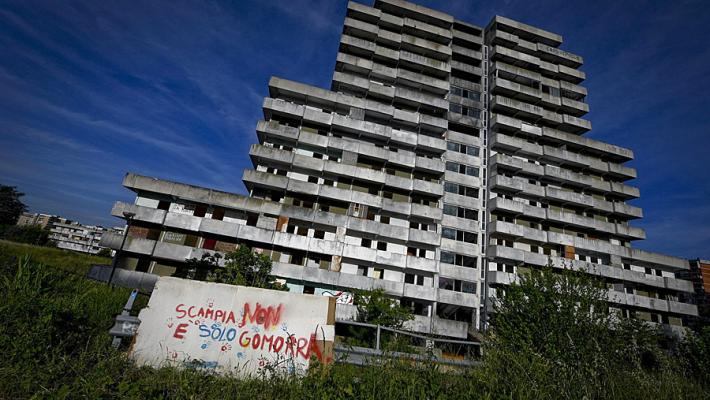 Crollo a Scampia: lunedì i funerali delle tre vittime