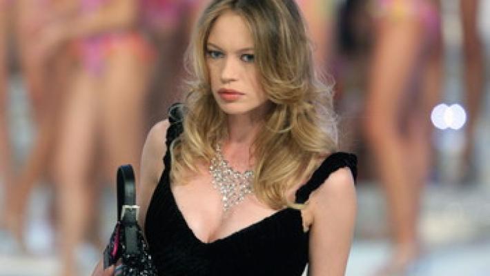 Anna Falchi senza trucco: i fan approvano