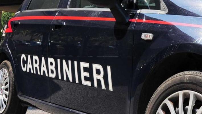 Corpo carbonizzato in un'auto, indagini nel Modenese