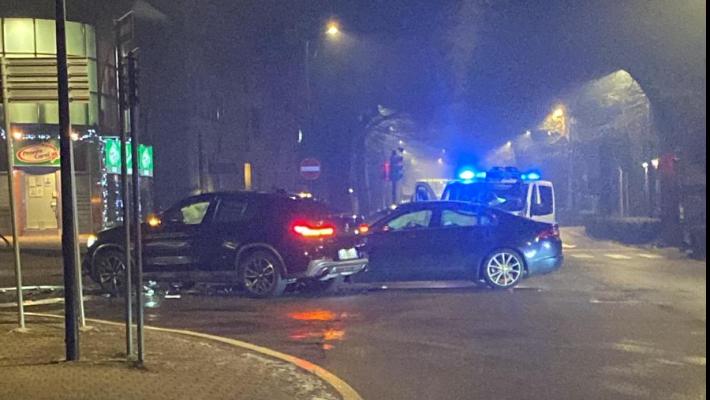 Scontro a tarda sera all'incrocio tra viale Milazzo e viale Villetta: un ferito