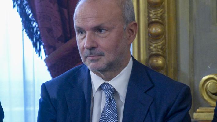 Il ministro Schillaci:  "Covid, quarantena di 4-5 giorni per i pazienti asintomatici"