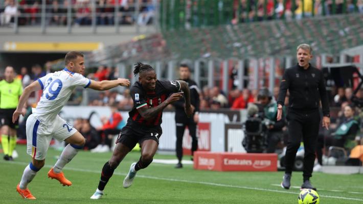 Il Milan piega il Lecce e ritrova i 3 punti, Leao sugli scudi