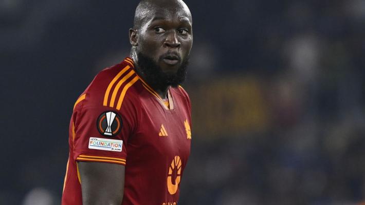 Serie A, Cagliari-Roma 1-4: doppietta di Lukaku, infortunio per Dybala