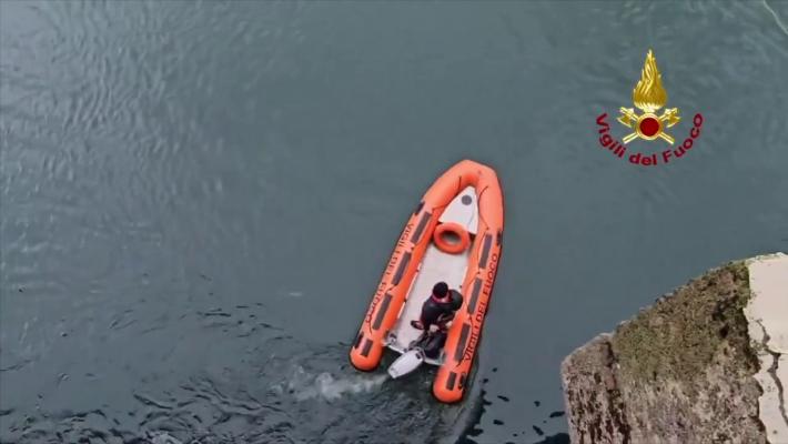 Suviana, continuano le ricerche di Vigili del fuoco e sommozzatori - Video 