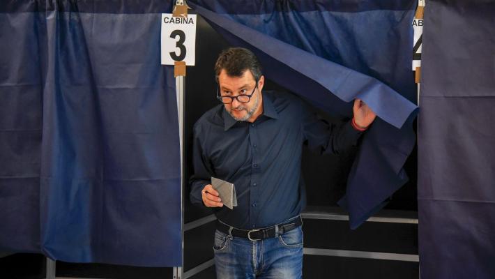 Salvini "Lega viva e vivace. Bossi vota un altro partito? Stranezze"