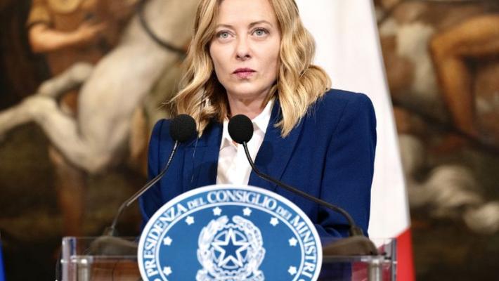 Meloni "C'è chi mi vorrebbe massacrata e a testa in giù"