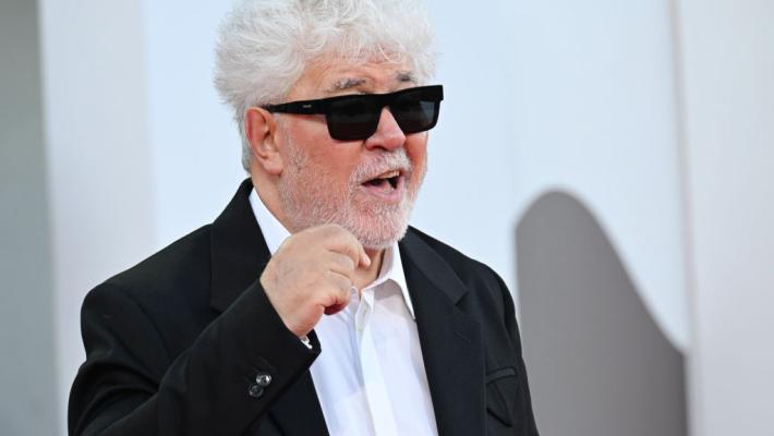 A Venezia trionfa Pedro Almodóvar, Leone d'argento a "Vermiglio"