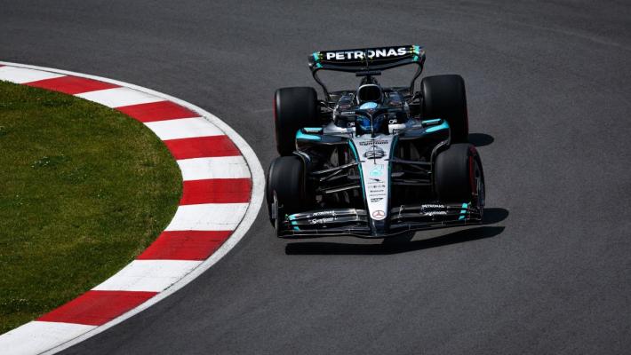 Verstappen e Russell più veloci nelle libere in Canada, Leclerc a muro