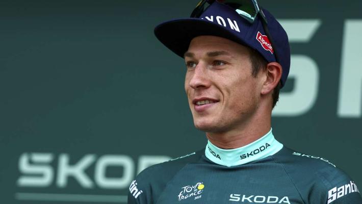 Philipsen vince a Novara la prima tappa della Vuelta 2025