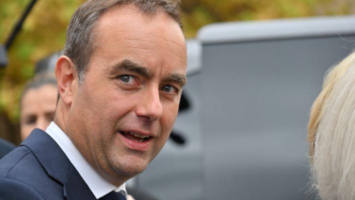 Francia, lascia il primo ministro Lecornu. Macron accetta le dimissioni