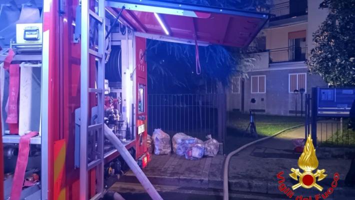 Incendio in un condominio nel Milanese, morti tre componenti famiglia