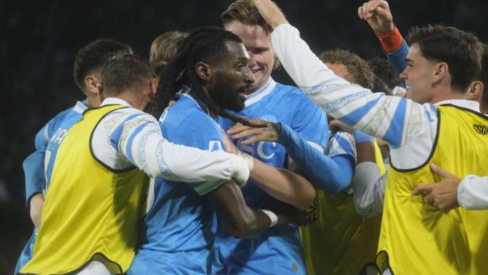 Il Napoli risorge, 3-1 all'Inter e testa solitaria della classifica