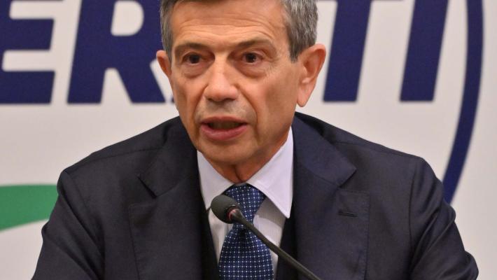 Lupi "Servono interventi per la casa e detrazioni su libri di scuola"