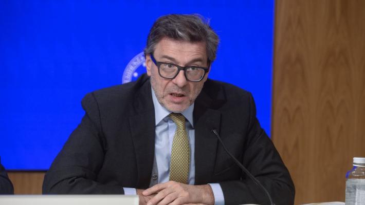 Giorgetti "Il risparmio motore della ricostruzione"
