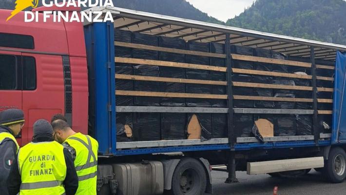 Sequestrate 15 tonnellate di tabacco alla frontiera di Tarvisio