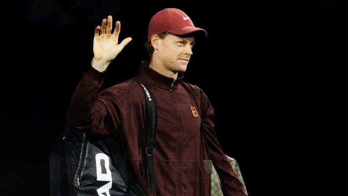 Sinner ai quarti a Parigi, Sonego si arrende a Medvedev