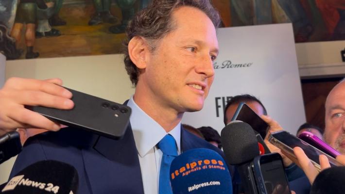 Stoccata Elkann "Piloti Ferrari pensino a guidare e parlino meno"