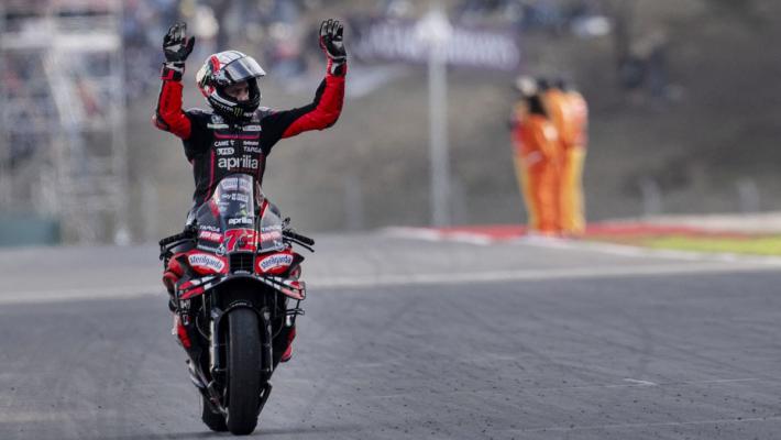 Bezzecchi vince a Valencia nell'ultima gara della stagione