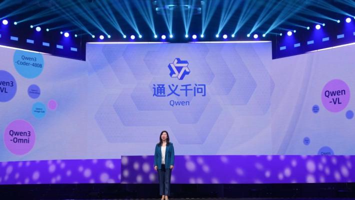 Cina, Alibaba lancia versione aggiornata di Chatbot IA per il mercato di massa