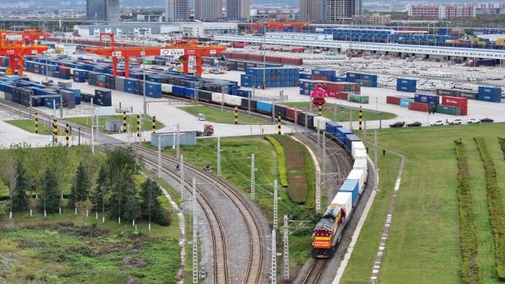 Treni merci tra Cina ed Europa, quasi 120.000 viaggi