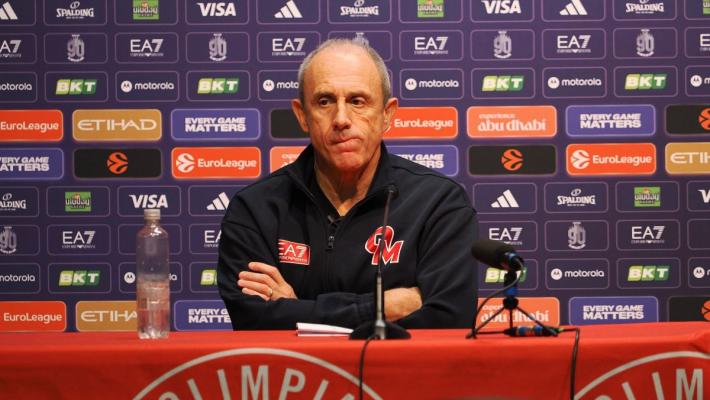 Messina si dimette da capo allenatore Milano, squadra a Poeta