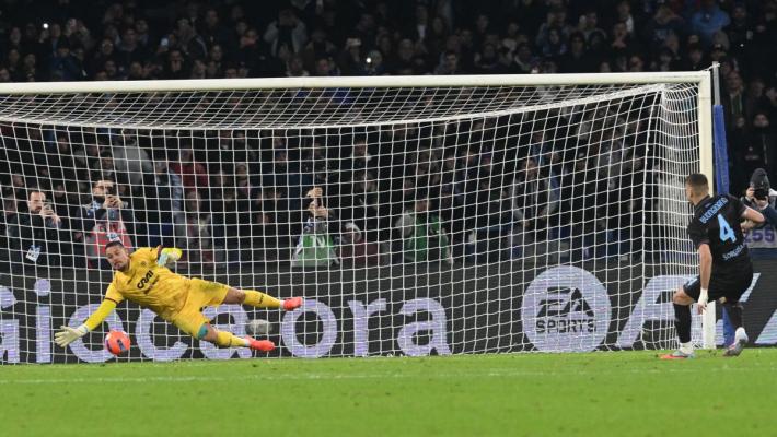 Napoli ai quarti di Coppa Italia, il Cagliari si arrende ai rigori