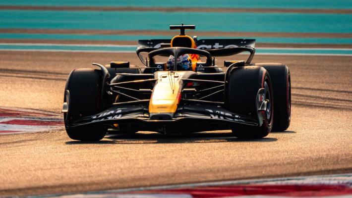 Verstappen in pole ad Abu Dhabi davanti a Norris e Piastri