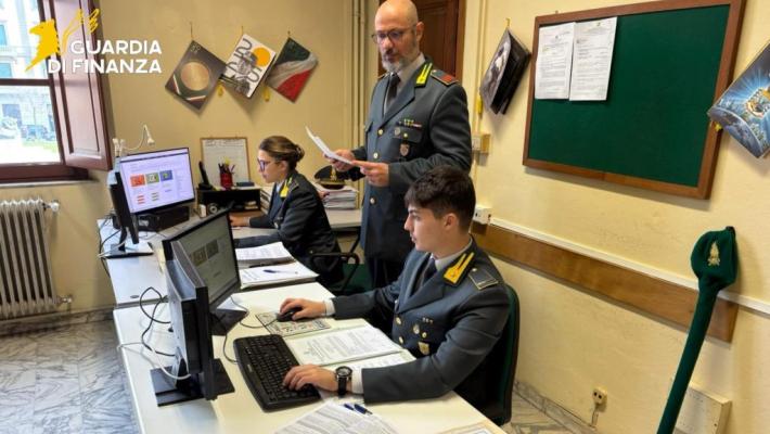 Sequestro beni per 400 mila euro a famiglia di imprenditori della nautica a Lucca