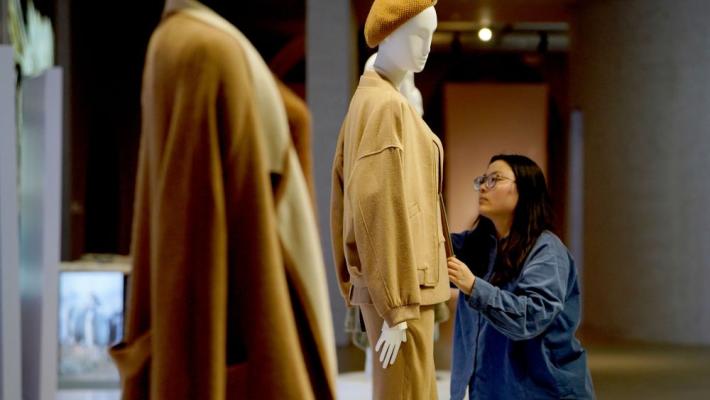Cina, l'industria del cashmere &egrave; sempre pi&ugrave; tecnologica