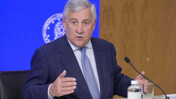 Forza Italia, Tajani "Mi ricandider&ograve; segretario, ben vengano altri candidati"
