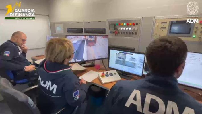 Sequestrati 248 chili di cocaina al porto di Gioia Tauro