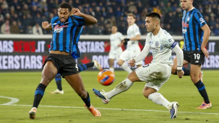 Lautaro manda ko l'Atalanta, l'Inter resiste in vetta