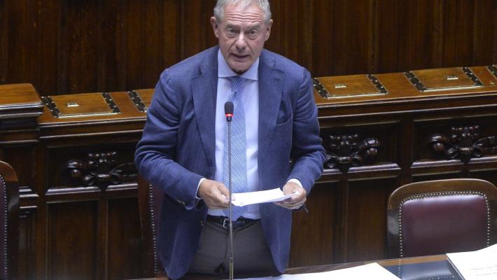 Automotive, Urso convoca tavolo nazionale al Mimit il 30 gennaio