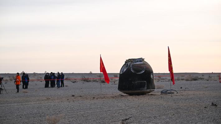 Cina, atterrata a Dongfeng la capsula di rientro Shenzhou-20
