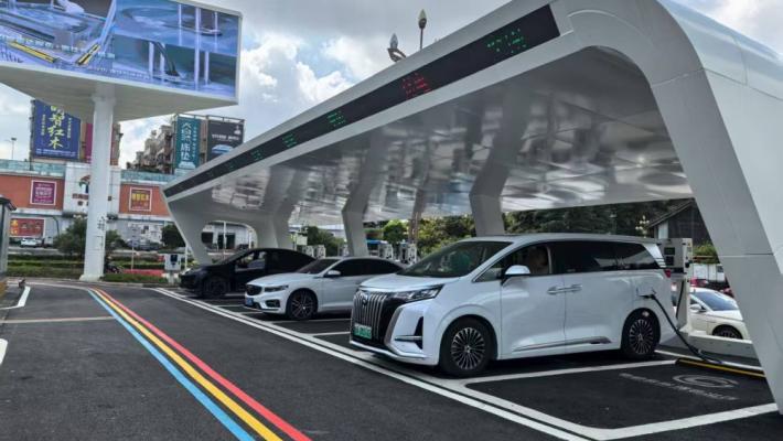 Cina, operativa la pi&ugrave; grande rete al mondo per ricarica di veicoli elettrici