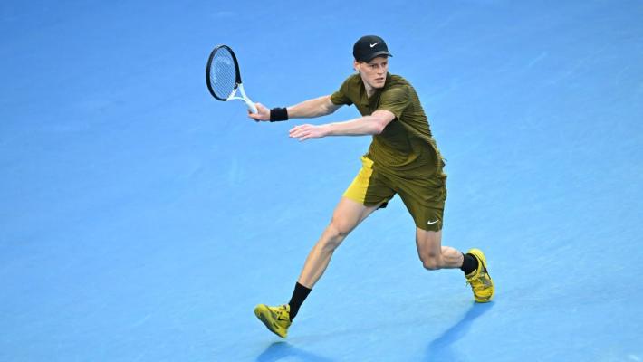 Sinner al terzo turno a Melbourne, Musetti batte Sonego nel derby