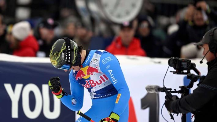 Impresa storica di Franzoni: trionfa a Kitzbuehel. Odermatt battuto sulla mitica Streif