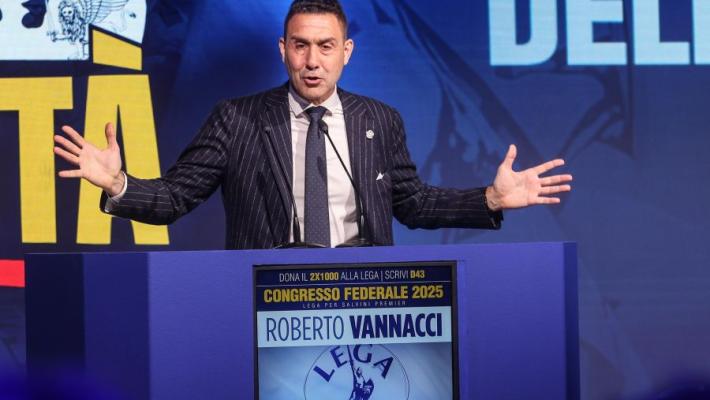 Vannacci lascia la Lega, "Proseguo da solo, inseguo un sogno e vado lontano"