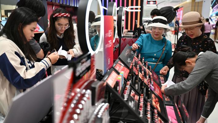 Cina, zero dazi sull'import di beni per i residenti di Hainan