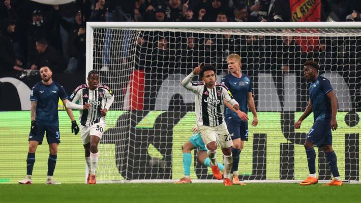 Kalulu salva la Juve e beffa la Lazio al 96&deg;, a Torino finisce 2-2